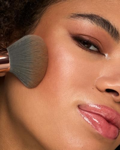 kiko-milano-kind-by-kiko-face-powder-brush-01-pennello-viso-per-polveri-vegano-c image 8