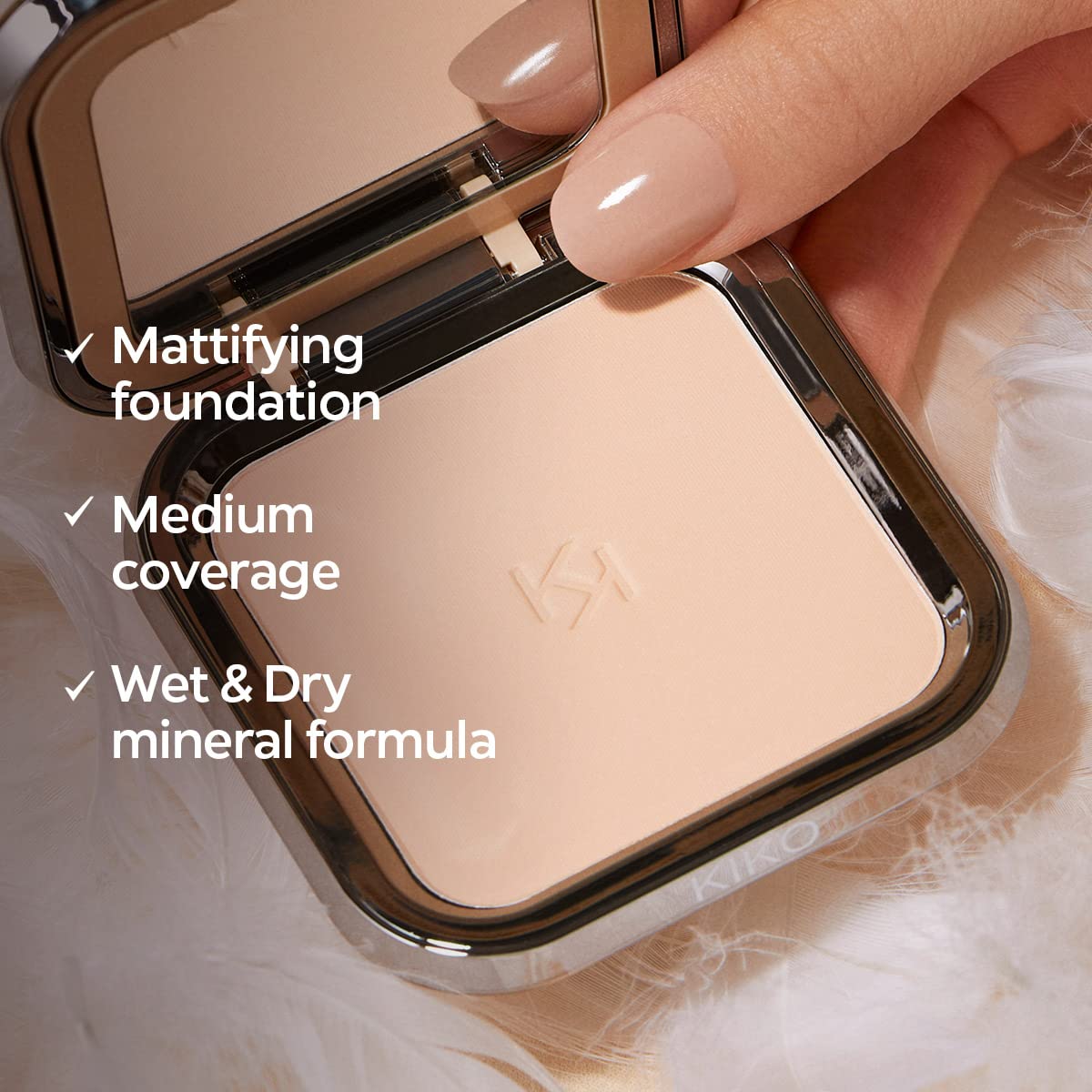 kiko-milano-weightless-perfection-wet-and-dry-powder-foundation-cr20-fondotinta- image 4