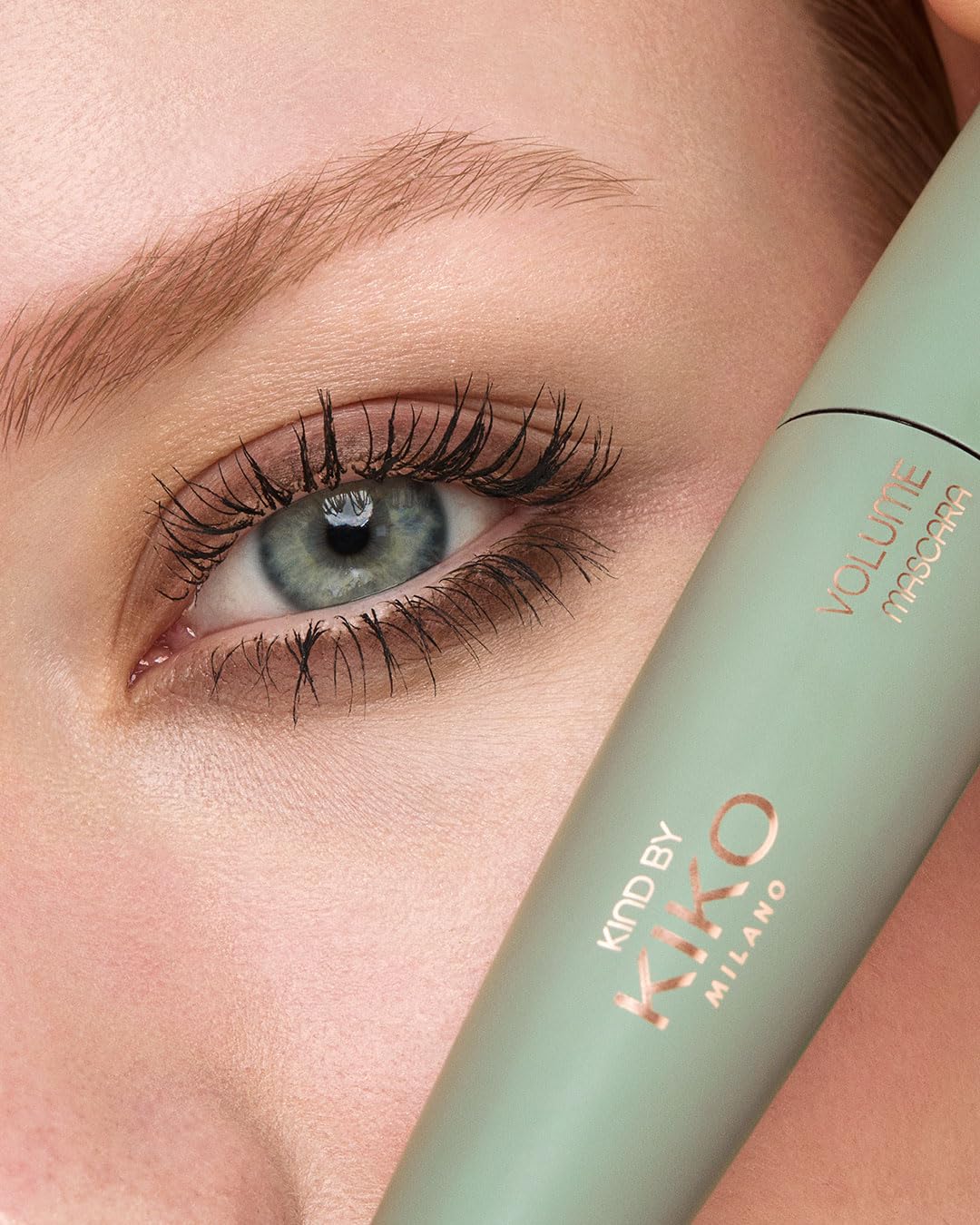 kiko-milano-kind-by-kiko-volume-mascara-01-mascara-effetto-volume-vegano-con-acq image 5