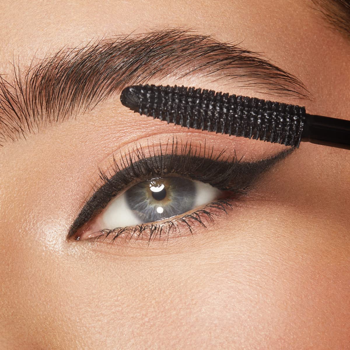 kiko-milano-twistable-volume-length-mascara-2in1-applicatore-rotante-per-effetto image 3