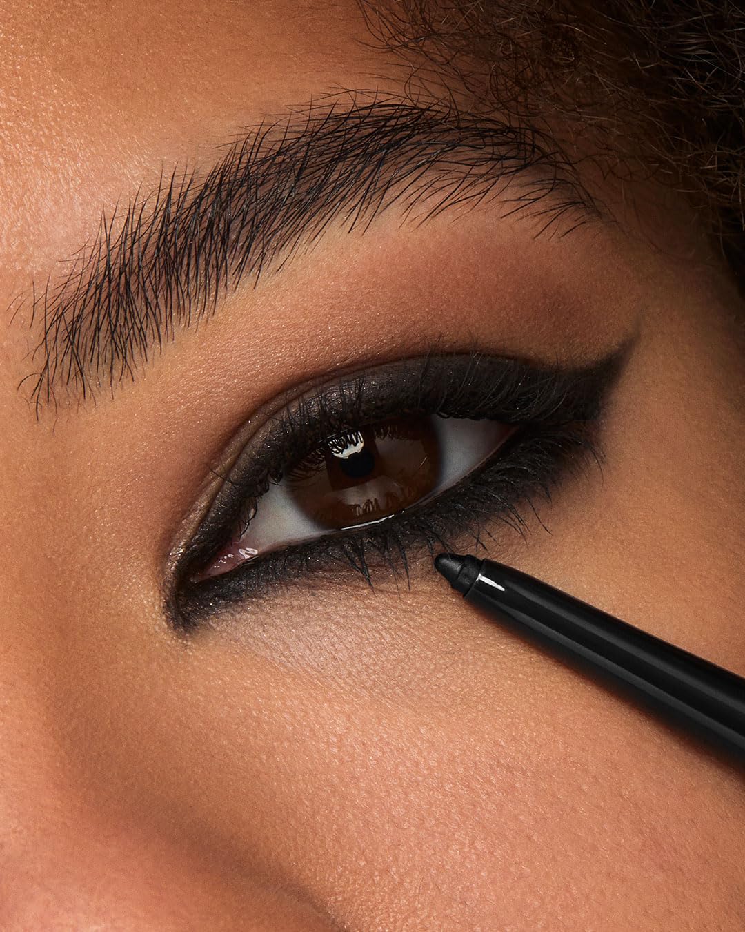kiko-milano-kind-by-kiko-lasting-eyeliner-khol-01-matita-occhi-uso-interno-ed-es image 5
