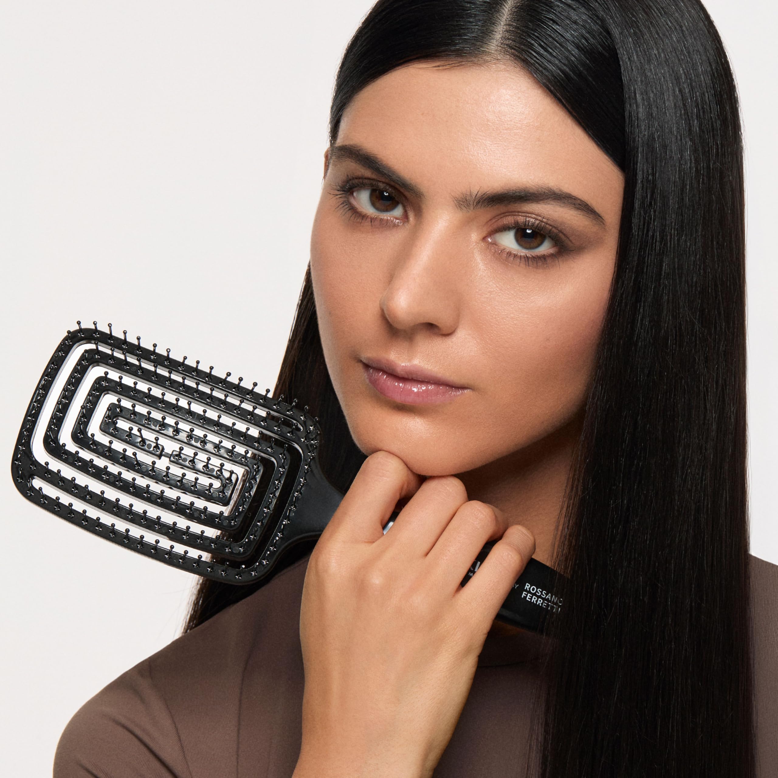 kiko-milano-frizz-guard-hair-brush-spazzola-districante-anti-crespo-per-capelli- image 3