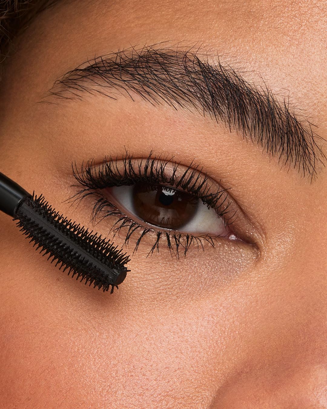 kiko-milano-kind-by-kiko-volume-mascara-01-mascara-effetto-volume-vegano-con-acq image 6