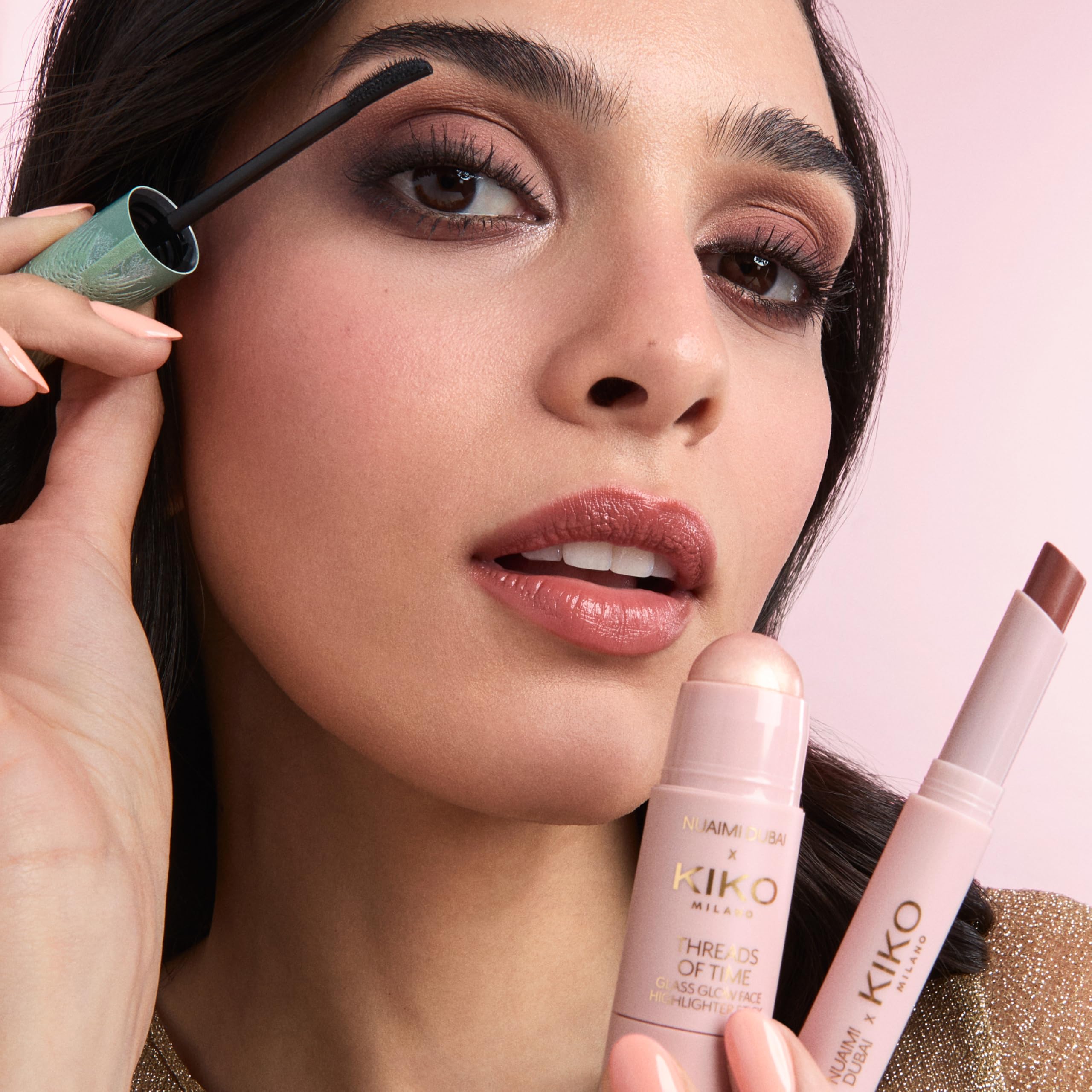 kiko-milano-threads-of-time-glass-glow-icons-make-up-kit-illuminating-stick-eyeb image 4