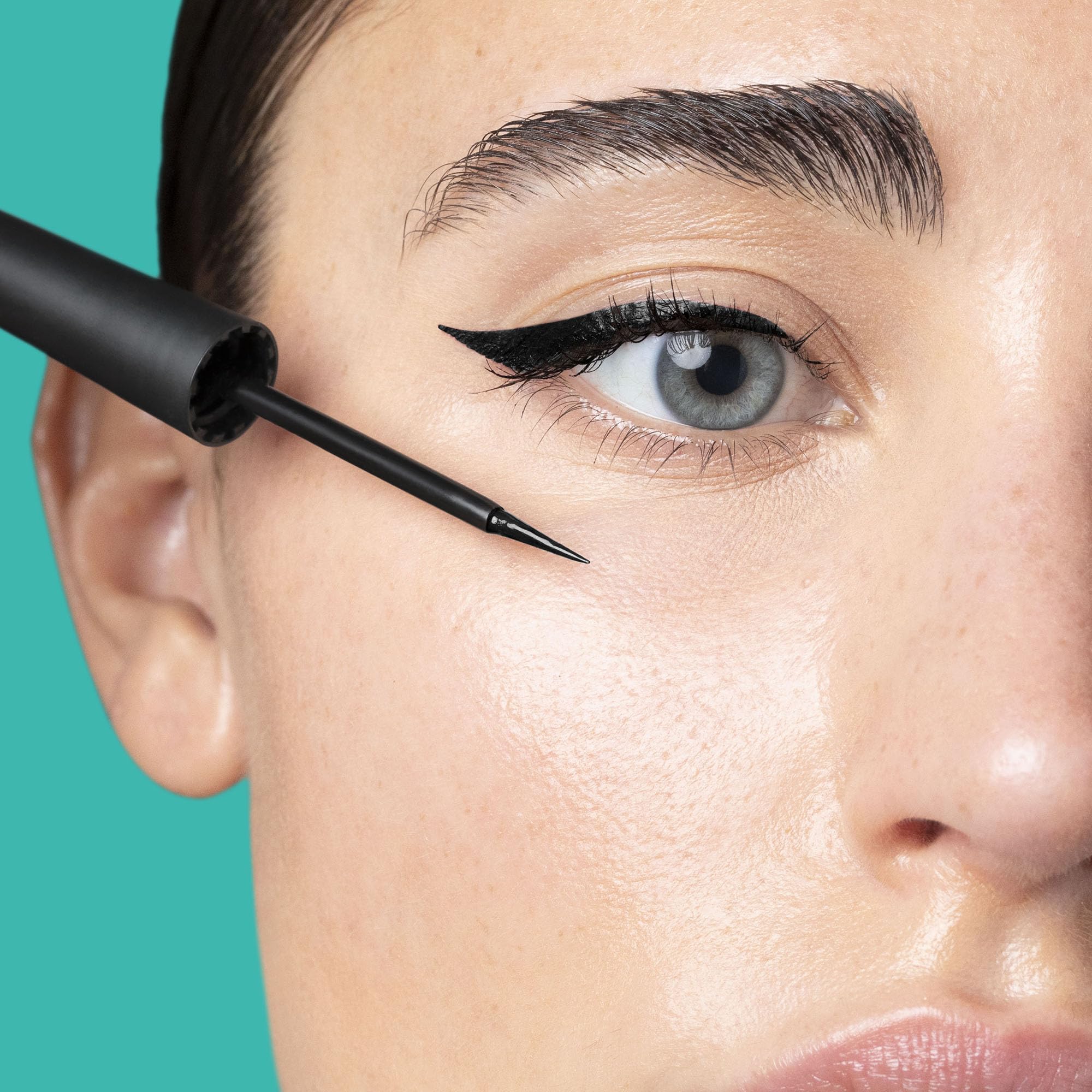 collistar-impeccabile-eye-liner-waterproof-eyeliner-liquido-nero-24h-punta-ultra image 4