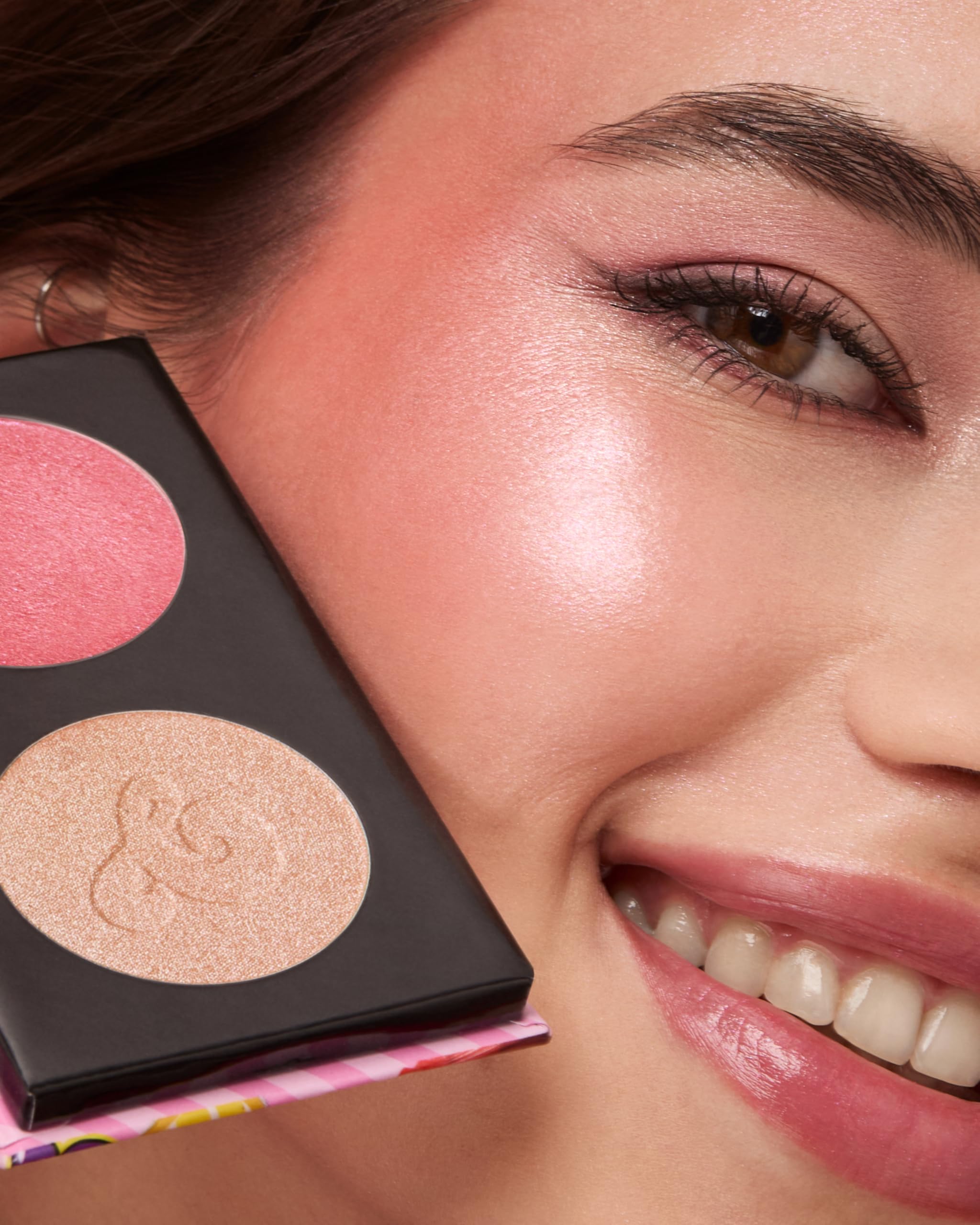kiko-milano-candy-crush-mega-blush-highlighter-duo-01-palette-viso-con-illuminan image 3