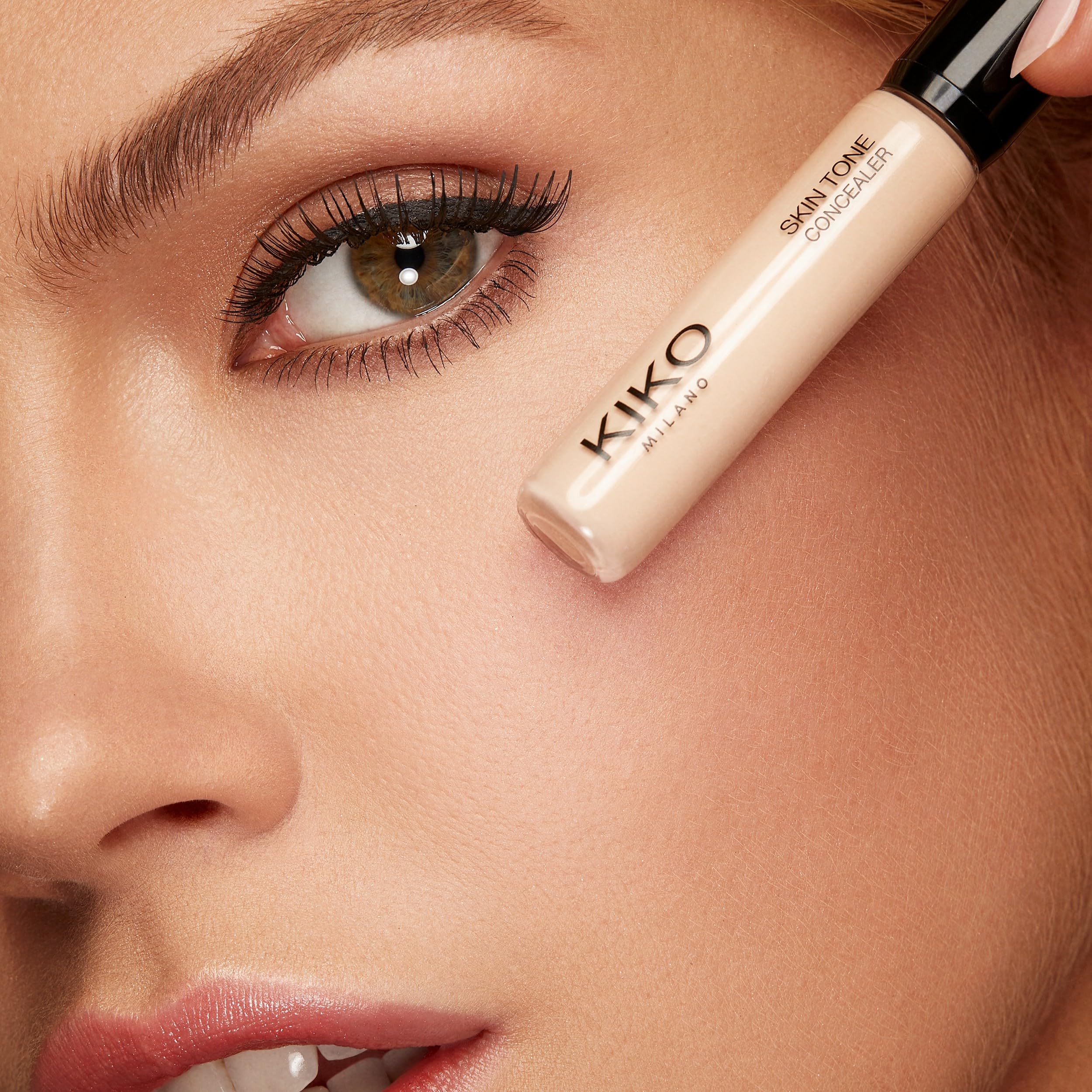 kiko-milano-skin-tone-concealer-02-correttore-fluido-levigante-con-finish-natura image 3