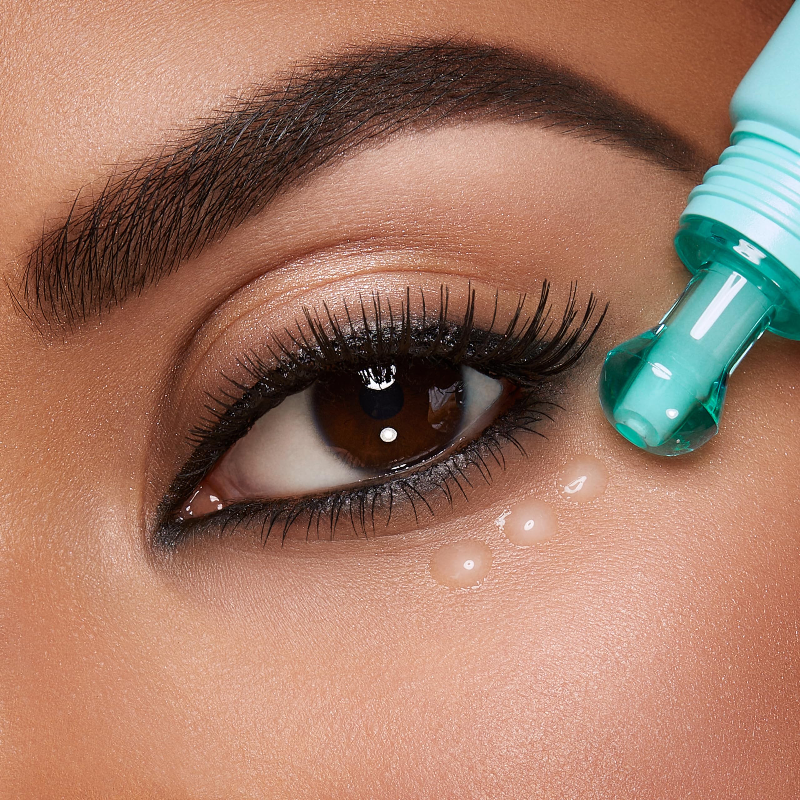 kiko-milano-smart-hydra-shot-eye-gel-gel-idratante-anti-borse-e-occhiaie-con-aci image 4